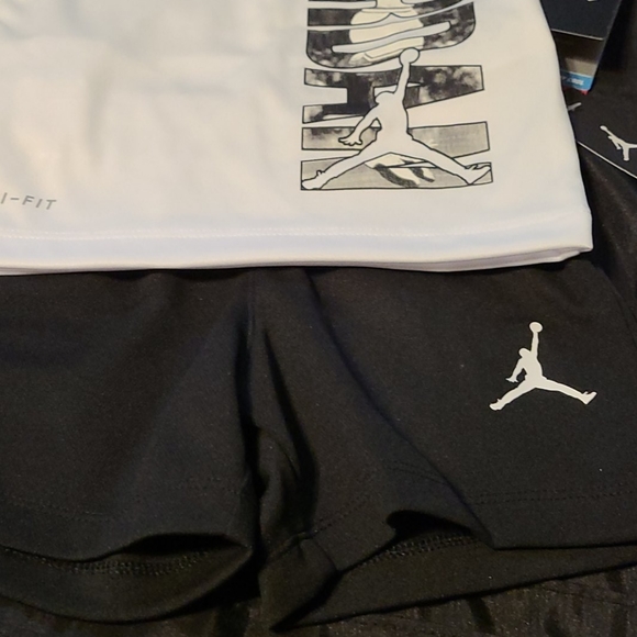 Jordan 12 month 2 Piece Short Set - Picture 3 of 3
